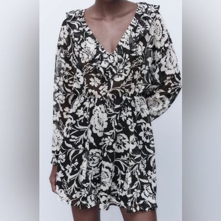 NEW - ZARA Floral Dress Size M NP: 79.-