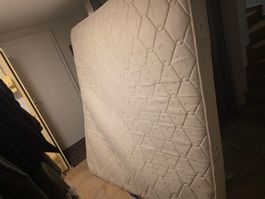 Matelas en bon état 180X200