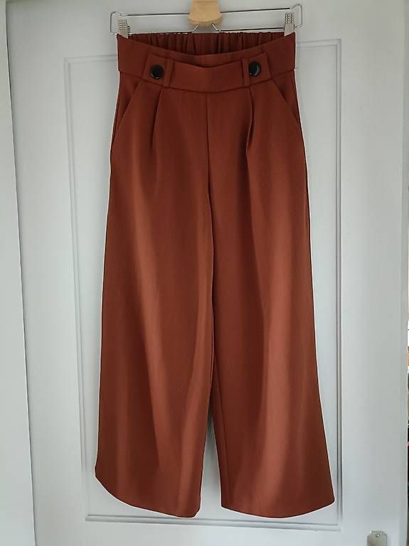 Hosen: Elegante Hose Gr. S – Gebraucht aus Sissach von jgt_6k76