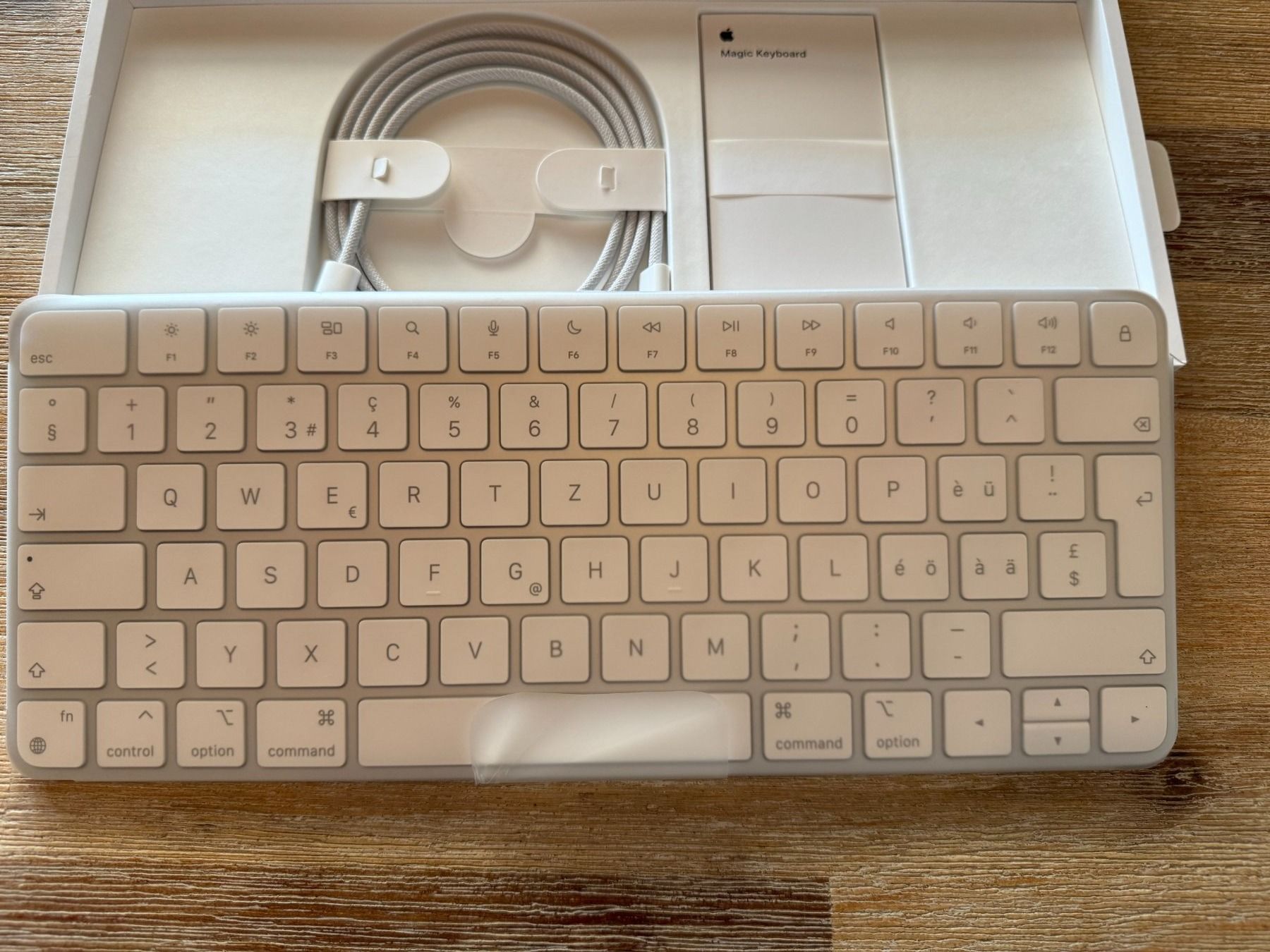 Apple Tastaturen: Apple Magic Keyboard Mini - CH Layout - Originalverpackt – Neu und originalverpackt aus Schmitten FR von