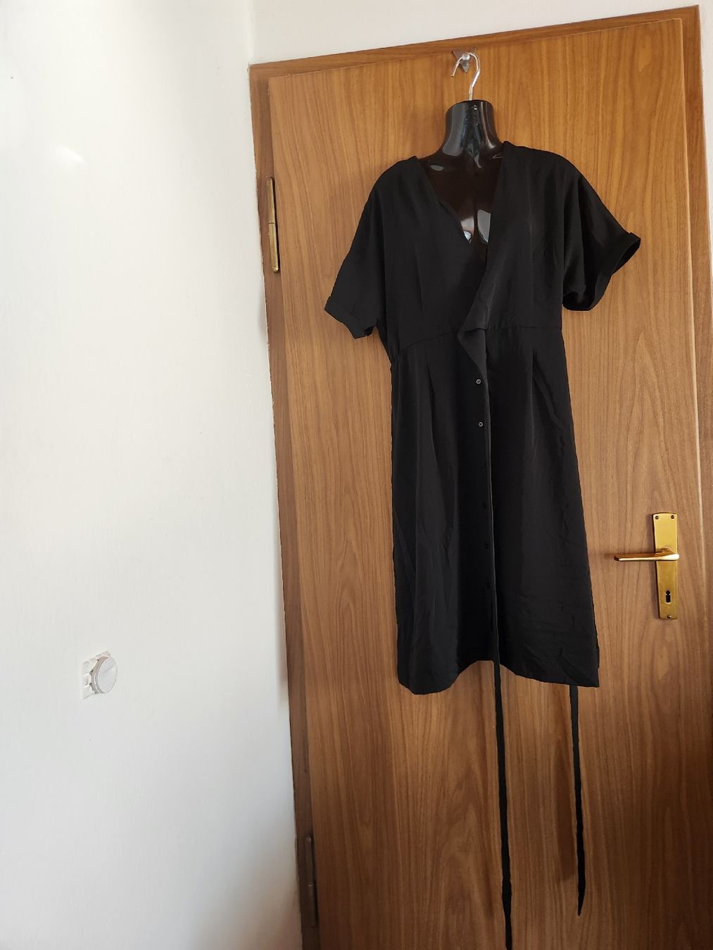 Vestiti: Robe Au Printemps Paris noire  Taille  M – Usato da Niedergösgen venduto da Eva2410 2