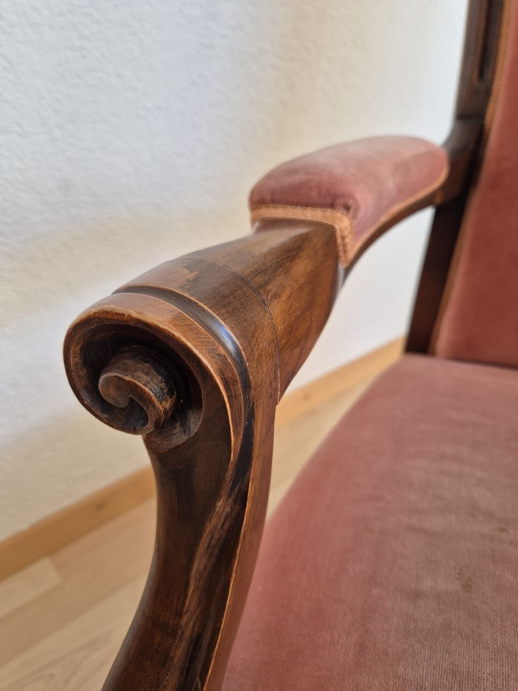 Poltrone: antiker Sessel – Usato da Herzogenbuchsee venduto da herzchae 7