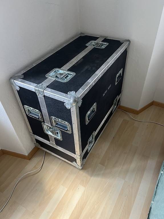 Altri accessori: XEVO SQD Flightcase mit Rollen – Usato da Seengen venduto da N5709 1