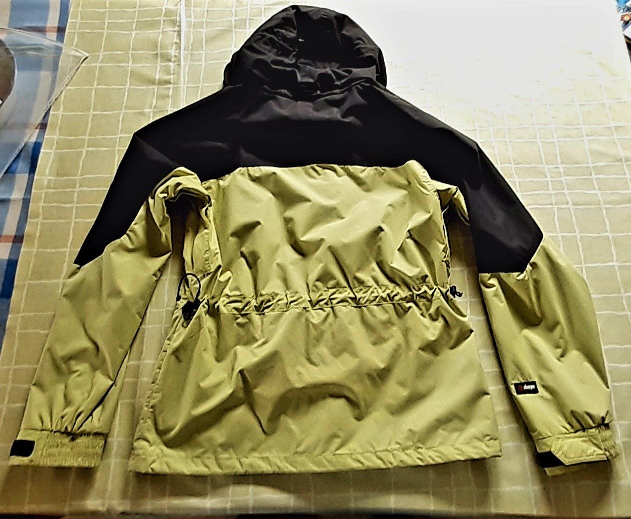 Sherpa Giacche: Wanderjacke Sherpa, hellgrün-schwarz – Usato da Lausanne venduto da jag_sj6f 1