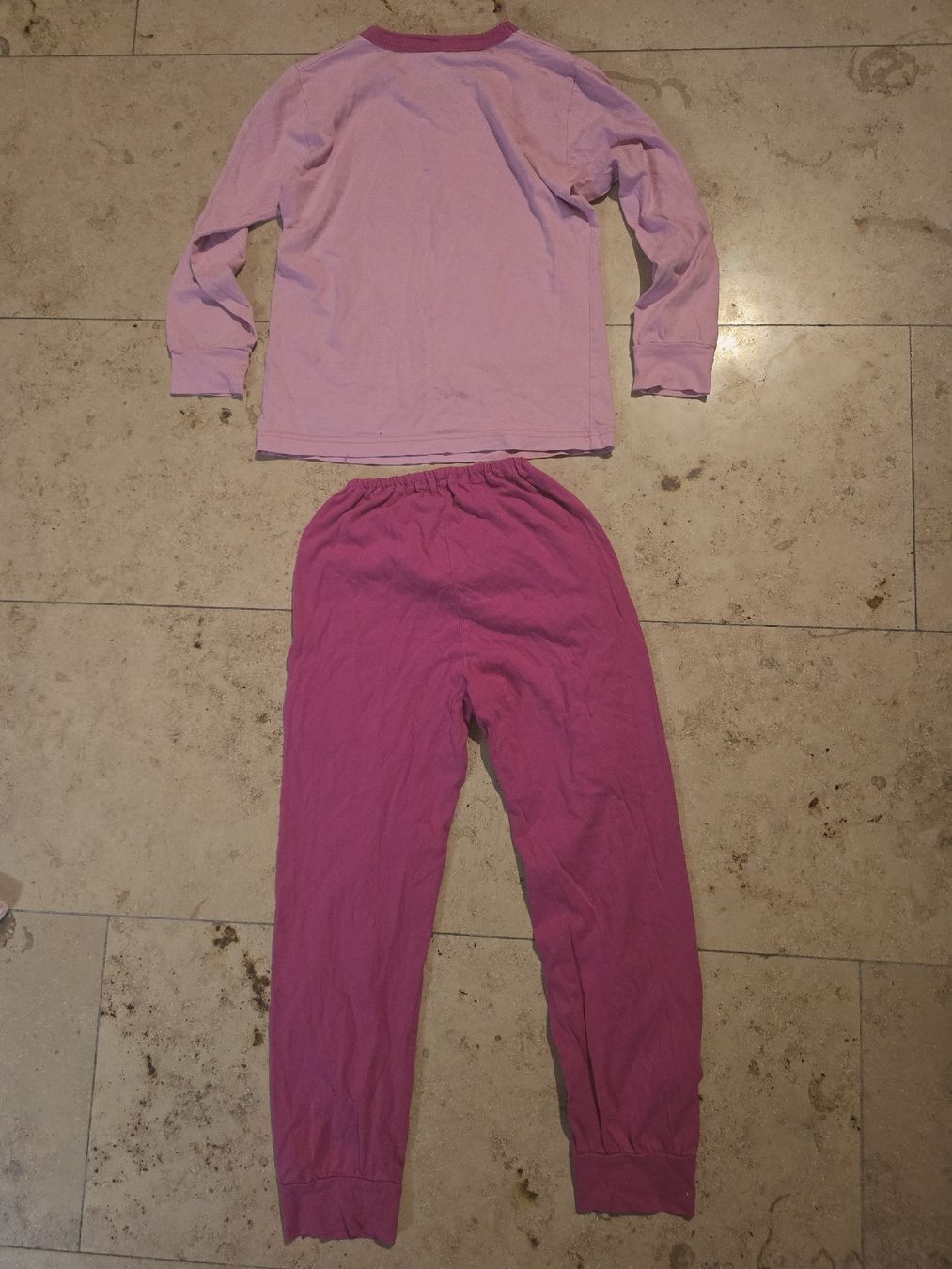Pyjamas & Ähnliches: 2x Pyjama Set, Gr. 128/134, Top Zustand, Mädchen – Gebraucht aus Lommiswil von PositiveVibe 4