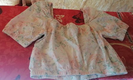 Blouse, top, haut,t-shirt, chemise, pull