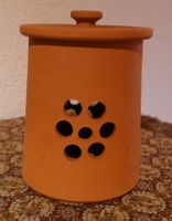 Pot en terre cuite pour conserver oignons et ail au frais