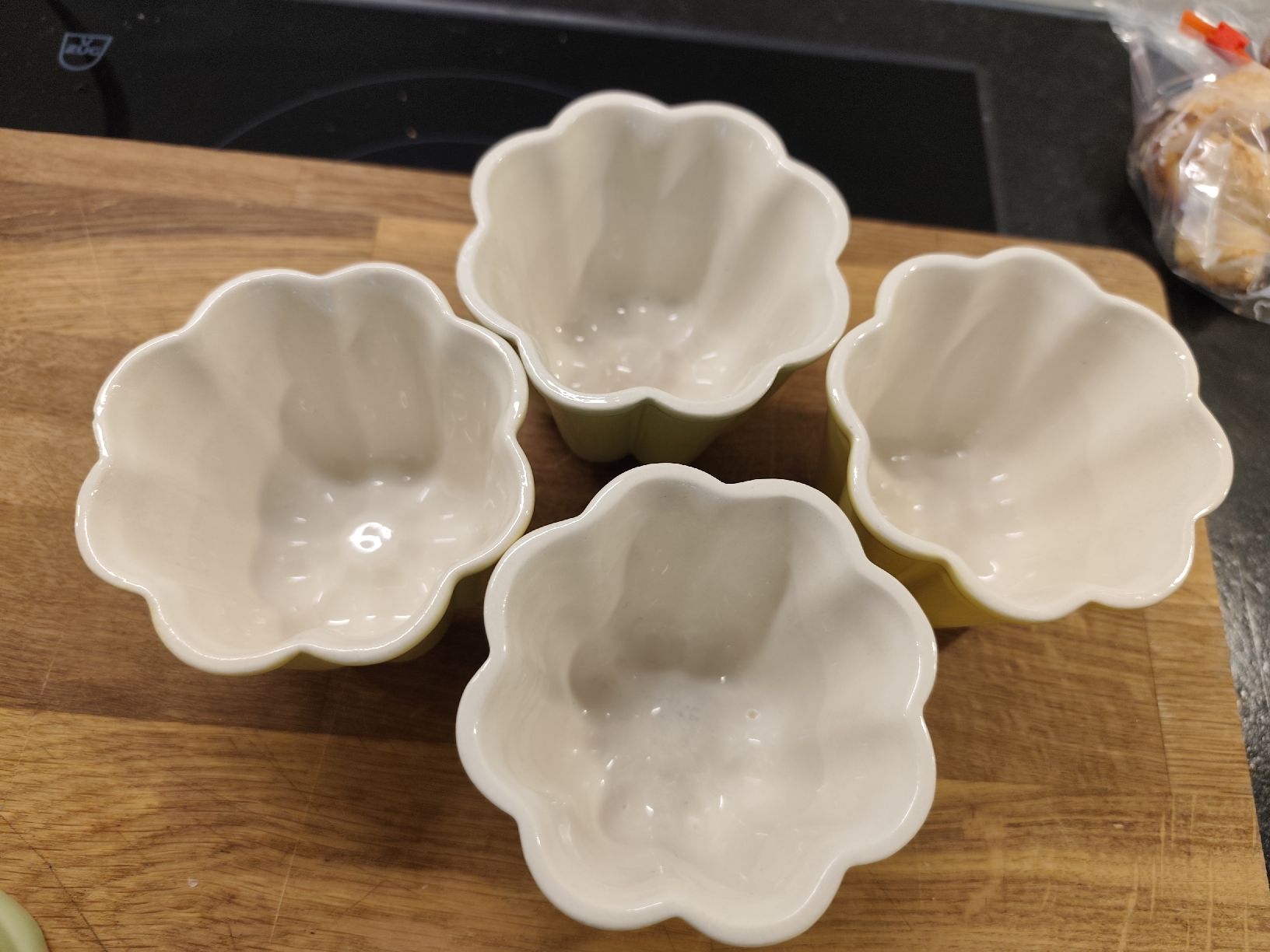 Rössler Teglie da forno: Rössler Puddingform gelb oder grün – Usato da Meinisberg venduto da Destiny1972 2