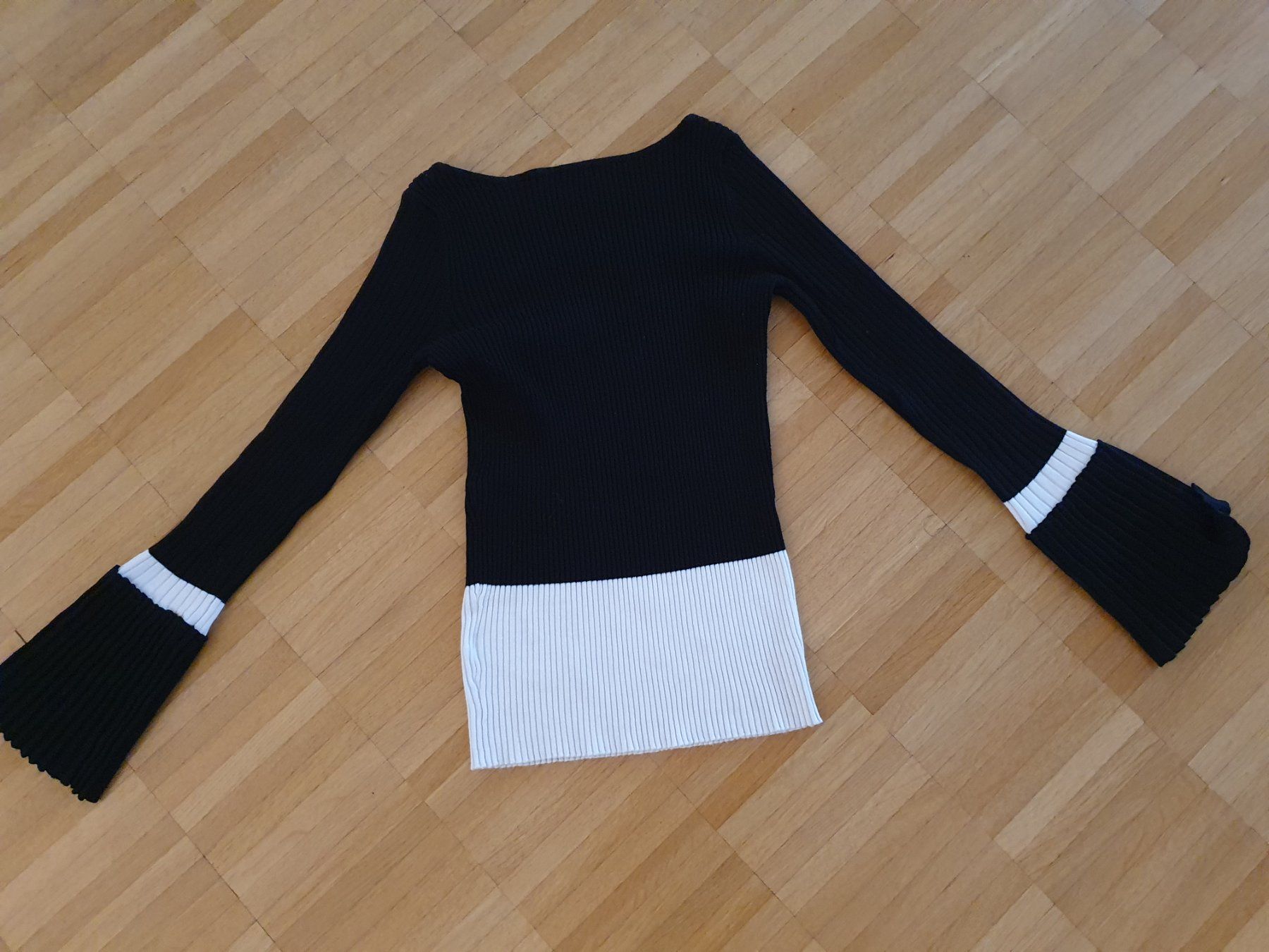 Guess Pullover & Sweatshirts: Guess Pullover – Gebraucht aus Laufenburg von may_r2st 2