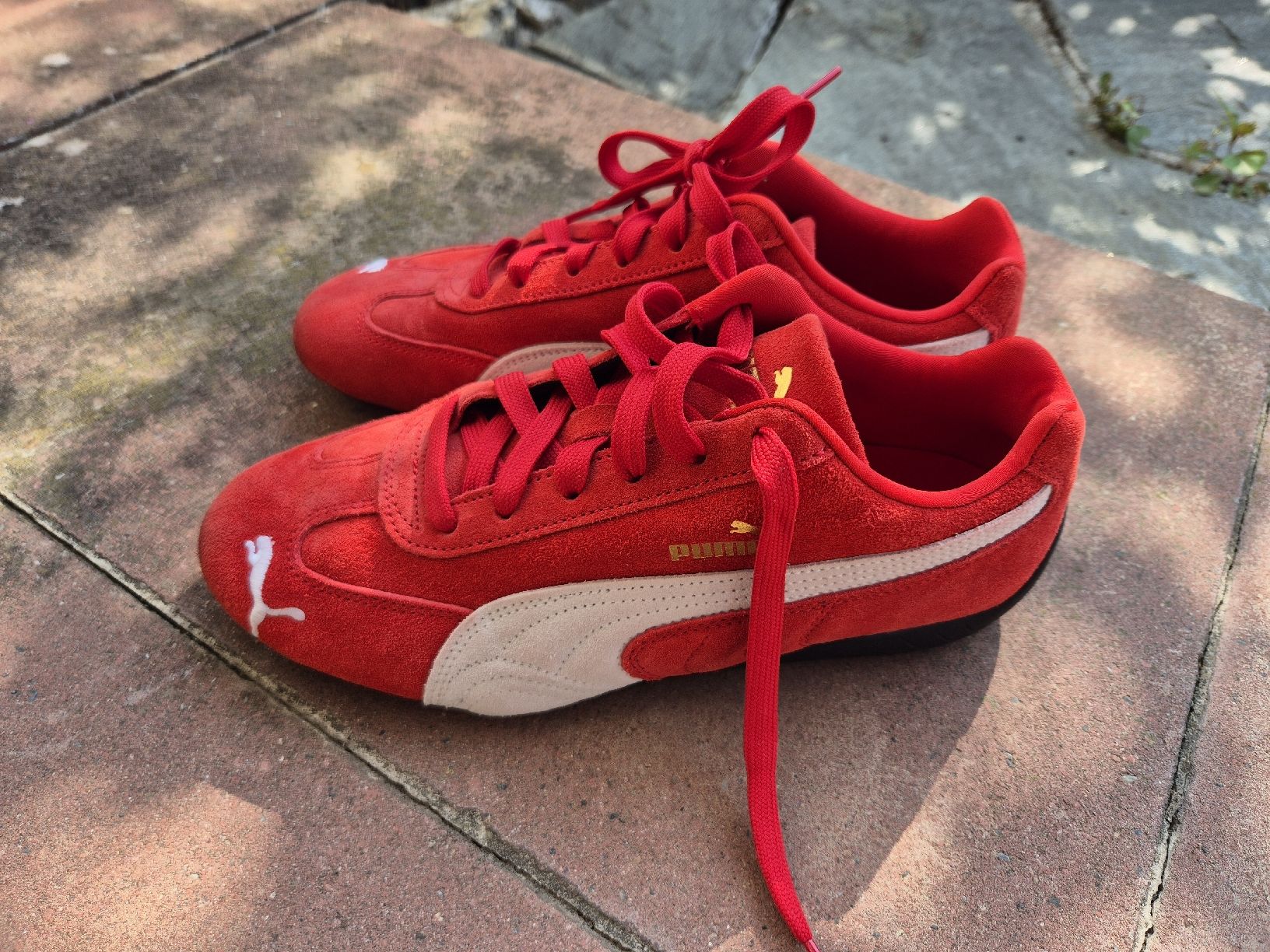 Scarpe da uomo: Puma Schuhe Rot Grösse 40.5 neuwertig – Nuovo (secondo la descrizione) da Domat/Ems venduto da ver_7q9b