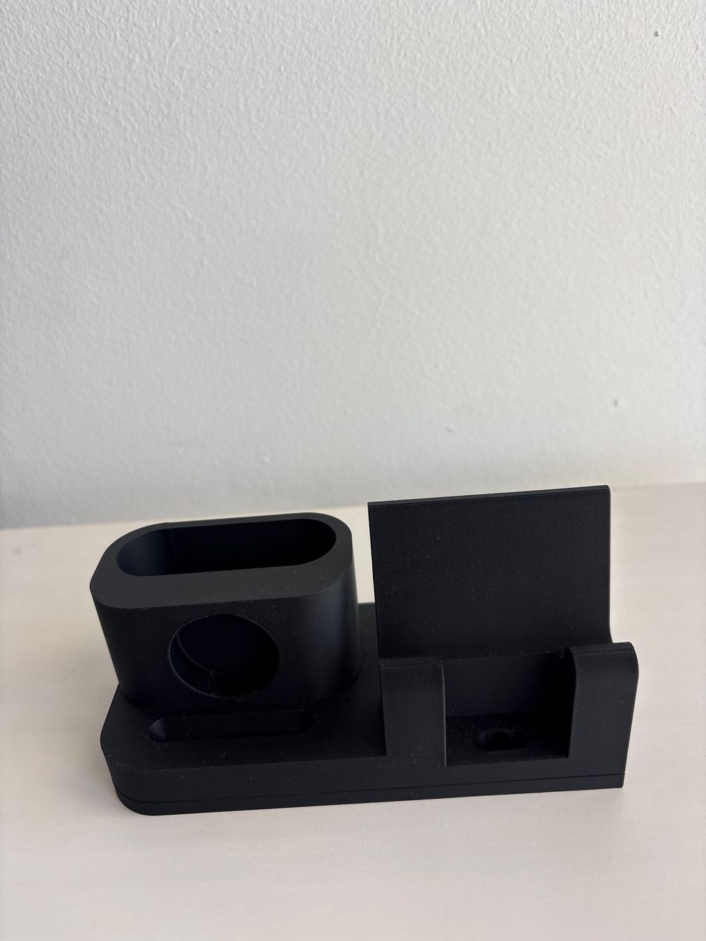 Docking station: Apple Watch + AirPods + iPhone Ladestation, Schwarz – Nuovo (secondo la descrizione) da Kreuzlingen venduto da HappyFlamingo