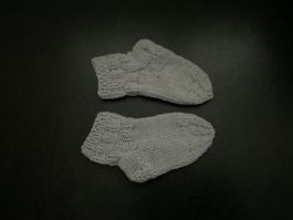 Handgestrickte Babysocken - Bebesocken Fusslänge 12 cm