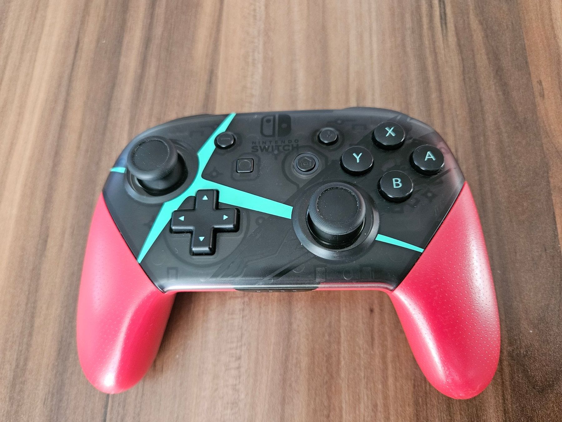 Nintendo Manettes: Nintendo Switch Pro Controller – Rare XENOBLADE CHRONICLES 2 – D'occasion à Neuenhof par Malibu_88