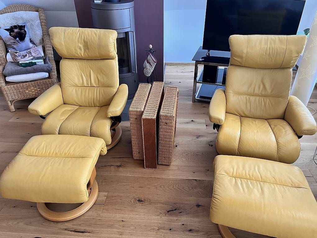 Poltrone: 2 TV Sessel mit Hocker  – Usato da Oberglatt ZH venduto da cobra_crew