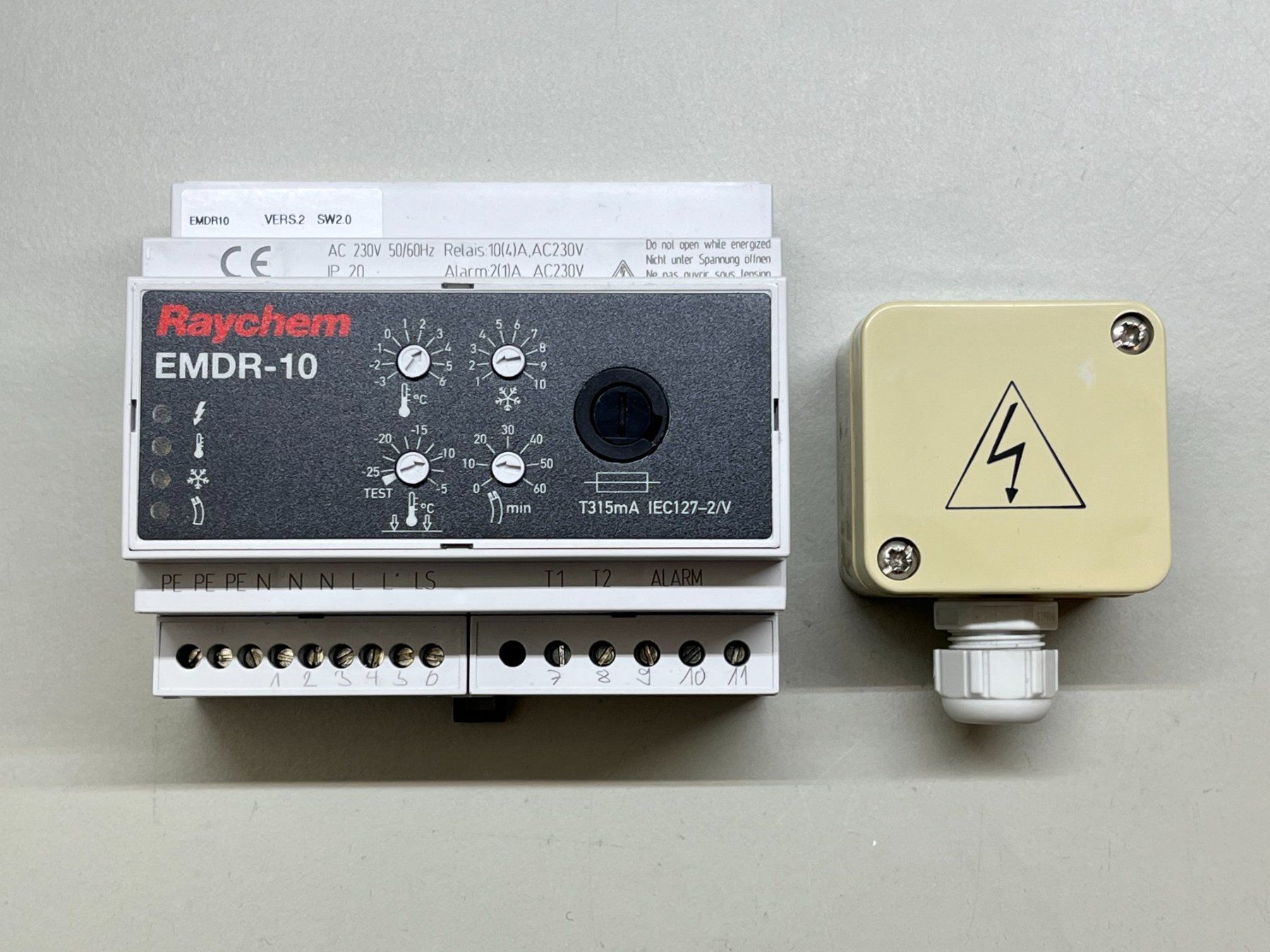 Interruttori: Raychem EMDR-10 Heizkabelsteuerung – Usato da Jenaz venduto da Speedy350