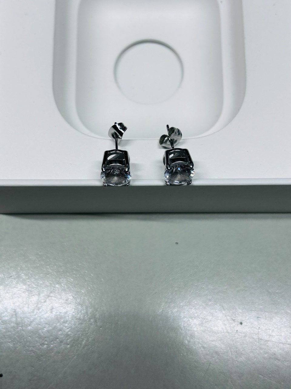 Ohrringe & -stecker: Orecchini Stainless Steel Zircone – Gebraucht aus Giubiasco von LorisVale 8
