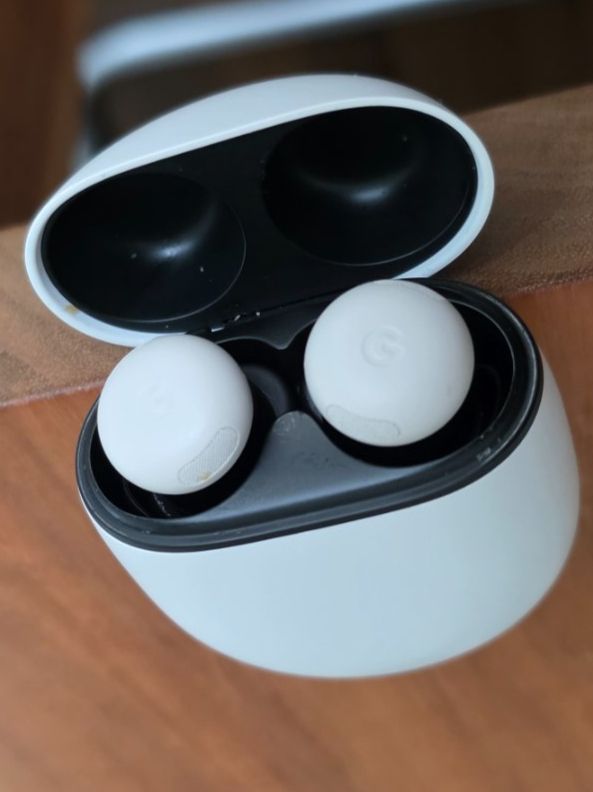Google Kopfhörer: Kopfhörer Google Pixel Buds Pro beige mit Ladecase – Gebraucht aus Oberwil BL von laoschu