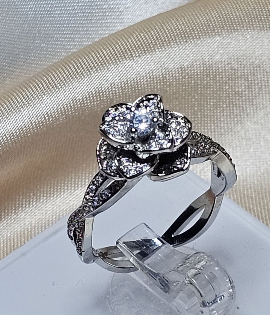 Anelli: Stilvoller Ring Blume, 925 versilbert, Gr. 8 – Nuovo (secondo la descrizione) da Grenchen venduto da maretop 2