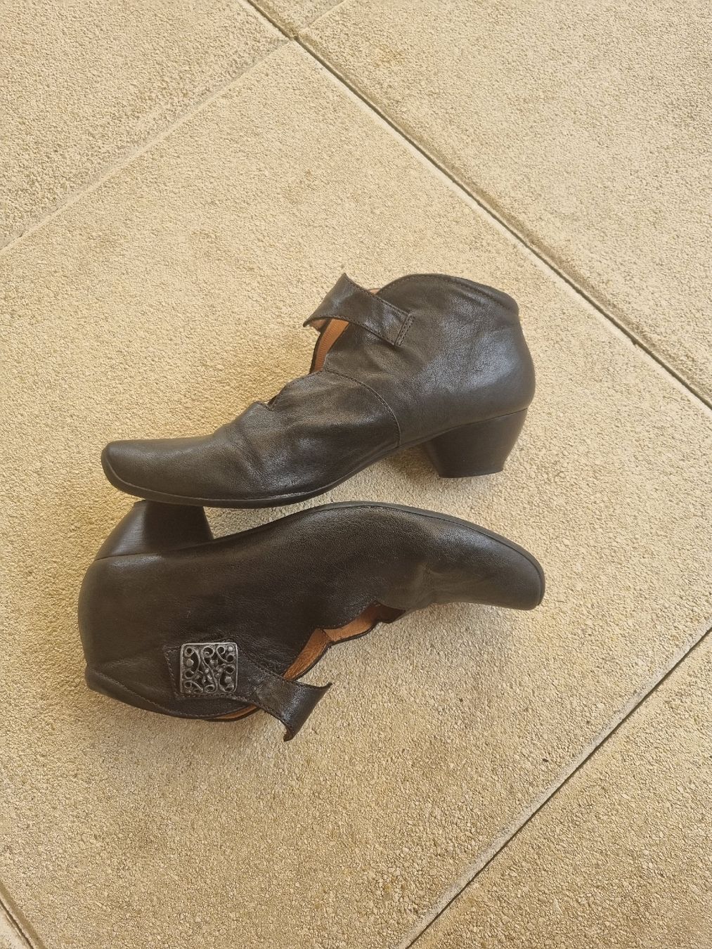 Think Chaussures femmes: Think! Lederschuhe Gr. 38.5 – D'occasion à Basel par Ana_v 4