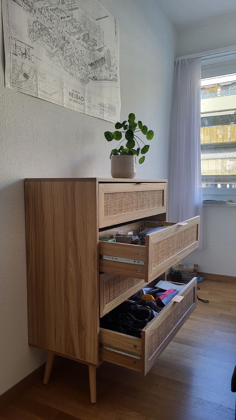Cassettiere: Kommode aus Holz mit Rattanschubladen – Usato da Luzern venduto da Andora 3