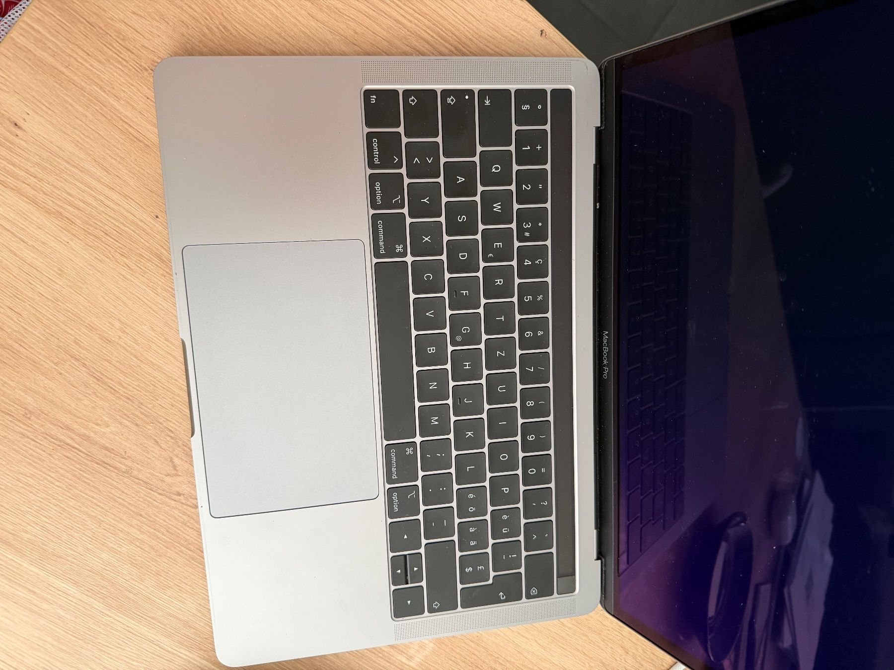 Apple Notebook: MacBook Pro 2019 touchbar in top Kondition – Usato da Dietlikon venduto da BadSquirrel5 1