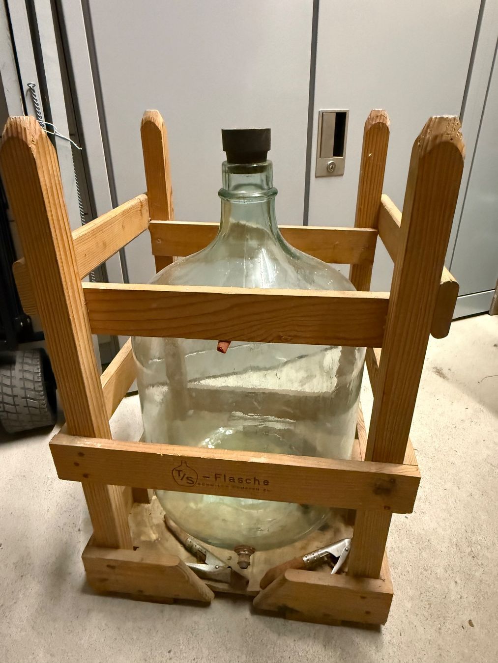 Accessoires: alte Mostflasche – D'occasion à Herisau par Zyrtaka