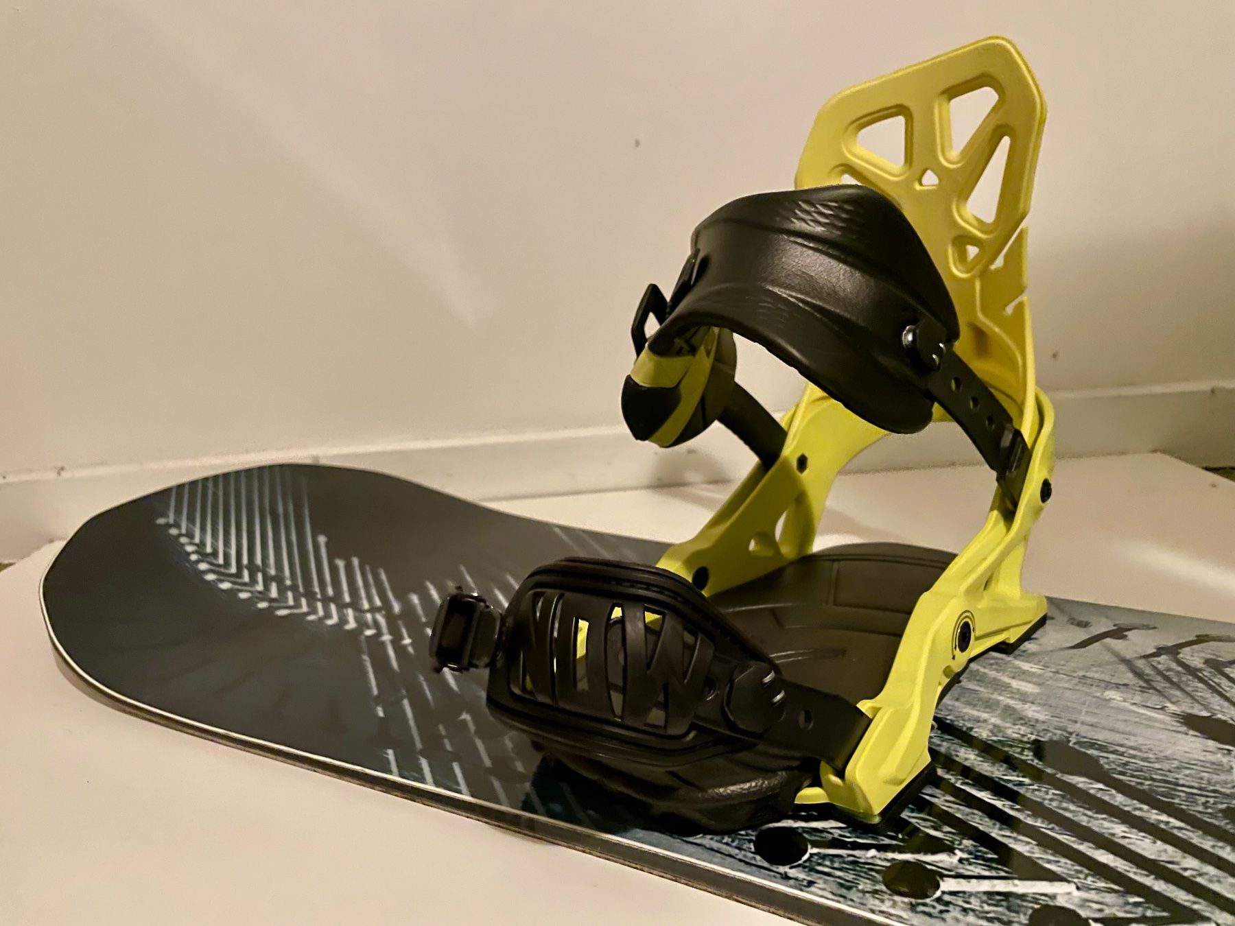 Lib Tech Board: Lib Tech Legitimizer Snowboard 147 mit Now Brigade Bindung – Usato da Triesenberg venduto da wintersunfun 2