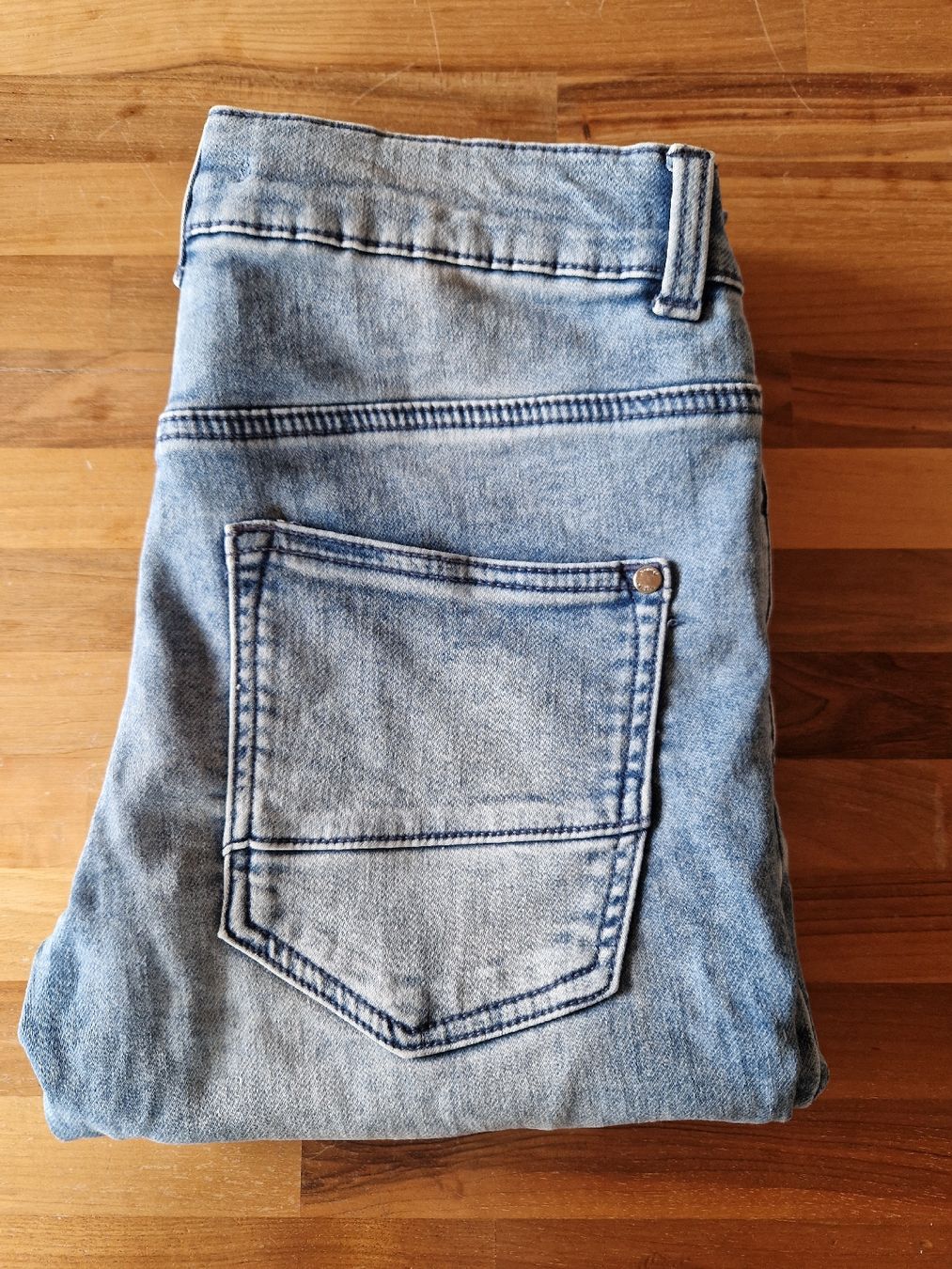 S.Oliver Pantaloni: Neue s.Oliver Jeans, hellblau, Gr. 158 regular mit Gummizug – Nuovo (secondo la descrizione) da Niederscherli venduto da 20sydney02