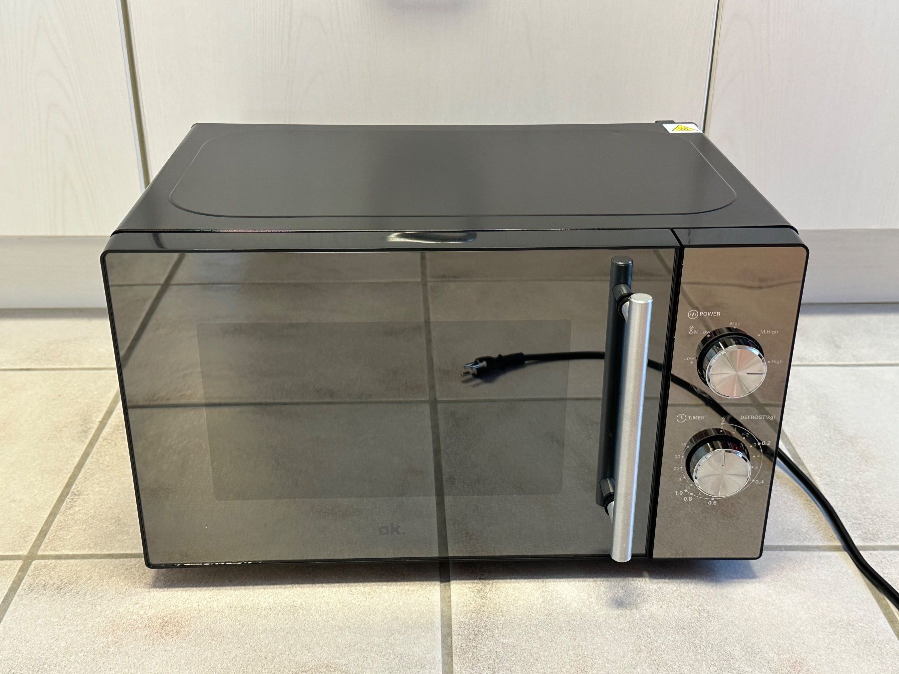 Fours: ok. Mikrowelle 700W – D'occasion à Pfäffikon ZH par 0iB4F