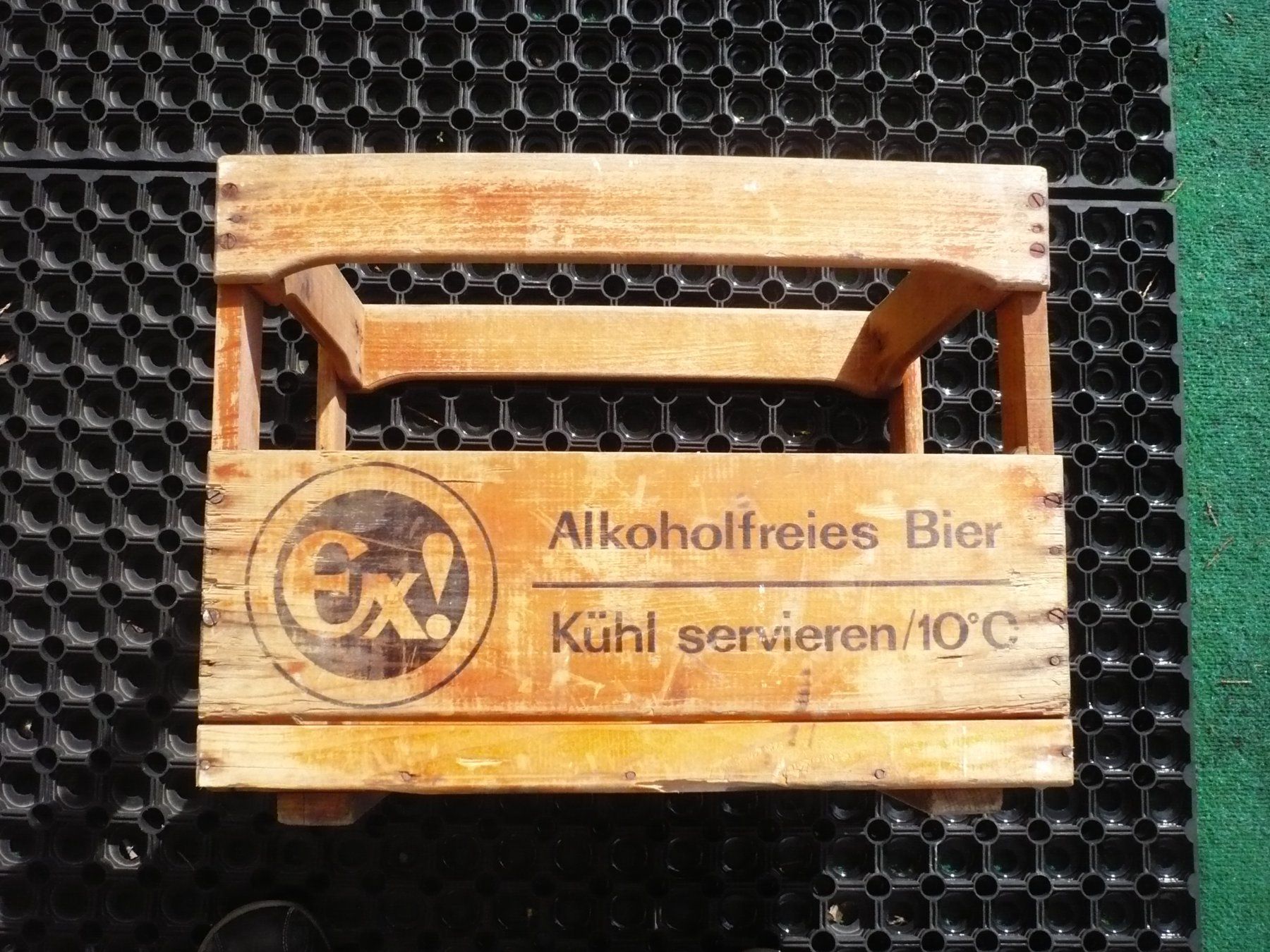 Autres vaisselles & verres: Bierkiste EX Bier Brauerei Gurten – D'occasion à Biberist par Urmel