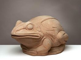 Gartendeko Frosch aus Ton - für drinnen & draussen!