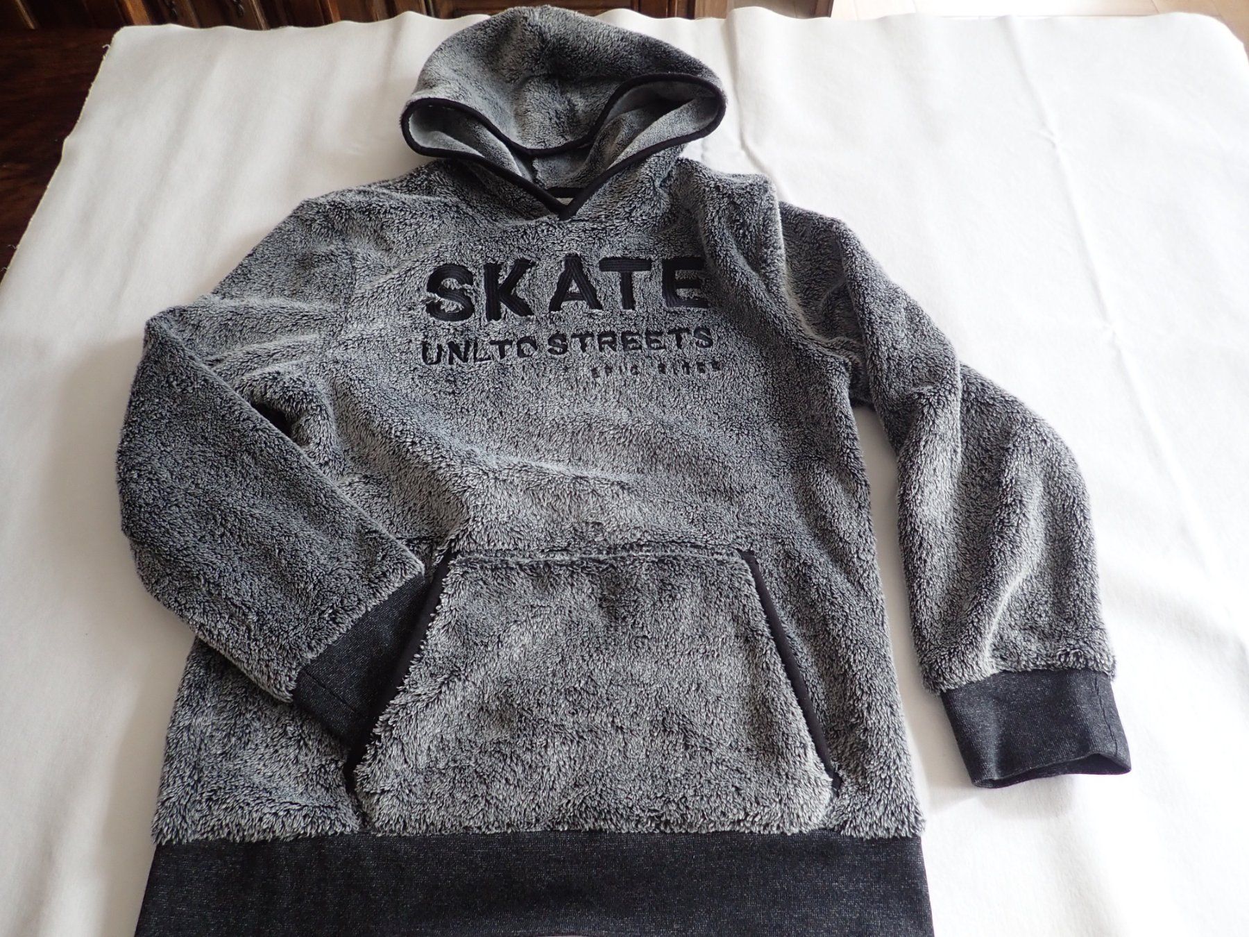 Pulls et sweat-shirts: Pull 146/152 – Neuf (Voir description) à Petit-Lancy par camping_car 1