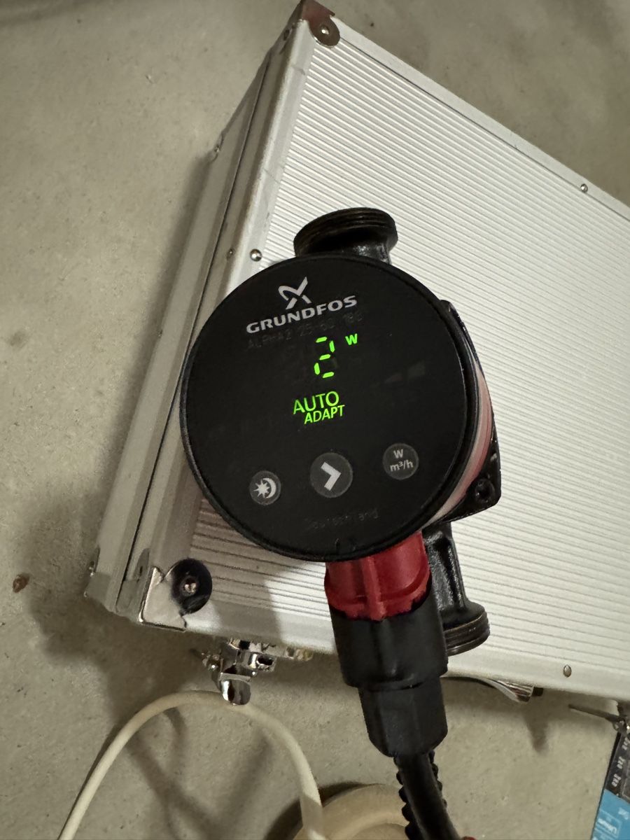 Grundfos Heizung: Umwälzpumpe Grundfos ALPHA2 D 25-60 180 – Gebraucht aus St. Gallen von ad103
