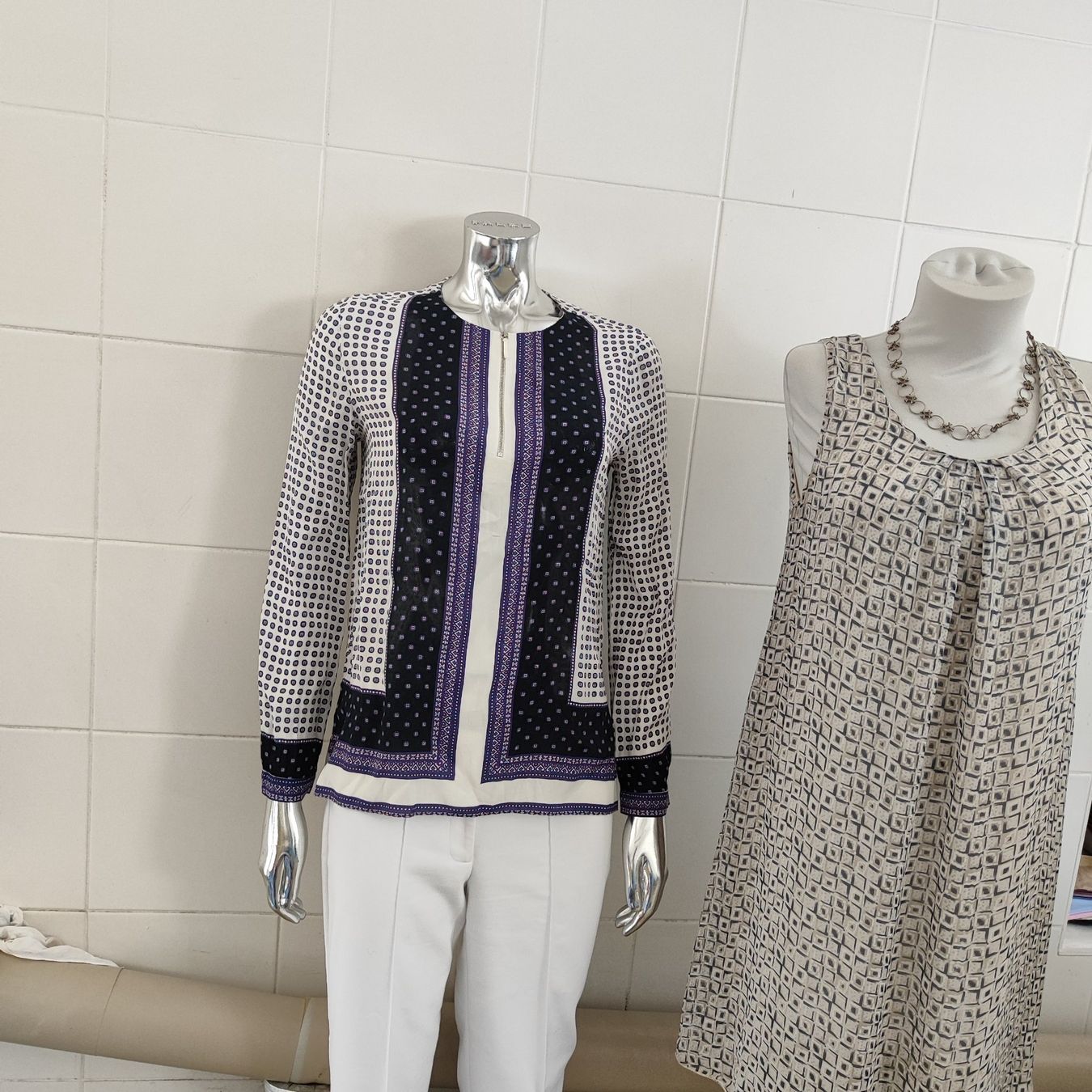 Massimo Dutti Chemisiers: 100 % viskose,  bluse – D'occasion à Langnau am Albis par Judithsebi 1