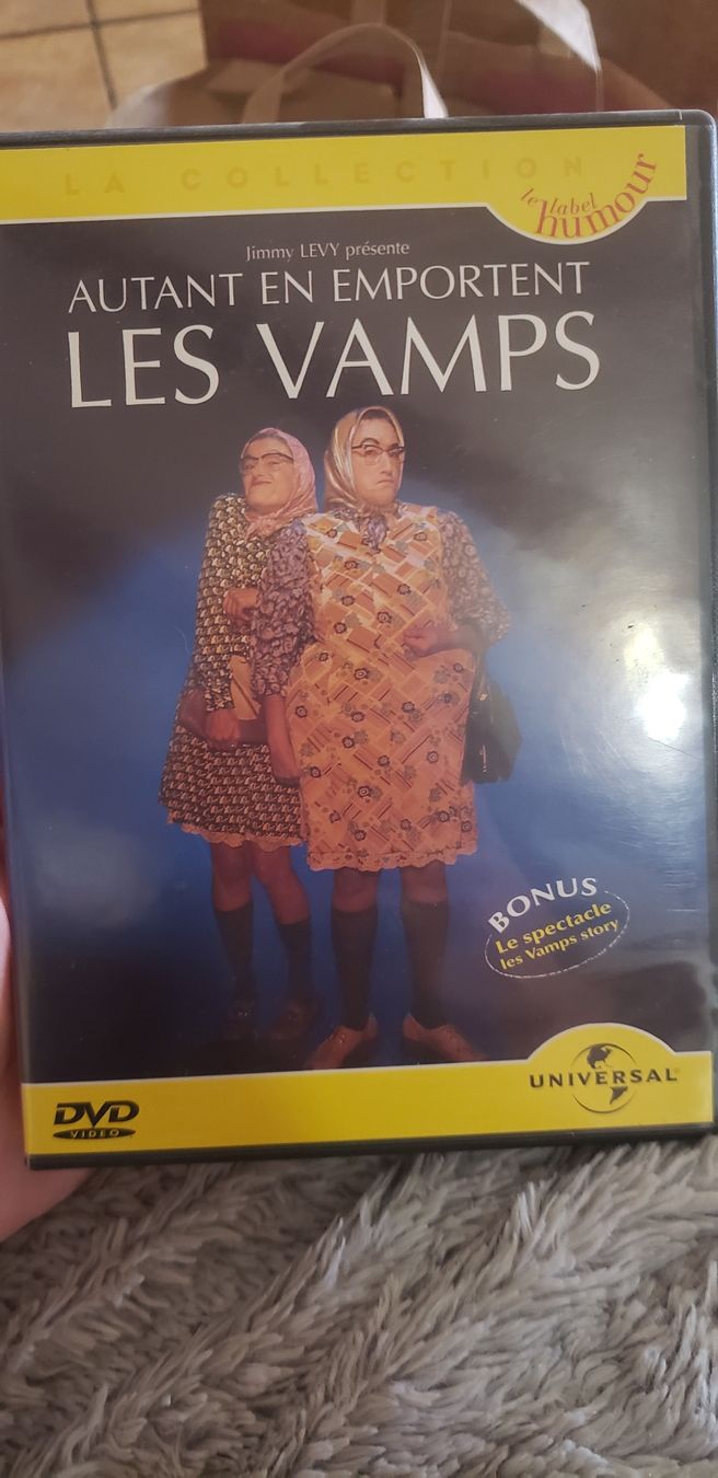 Tutti i DVDs: Spectacle les Vamps – Usato da Le Séchey venduto da Jill93