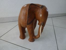 Eléphant en bois
