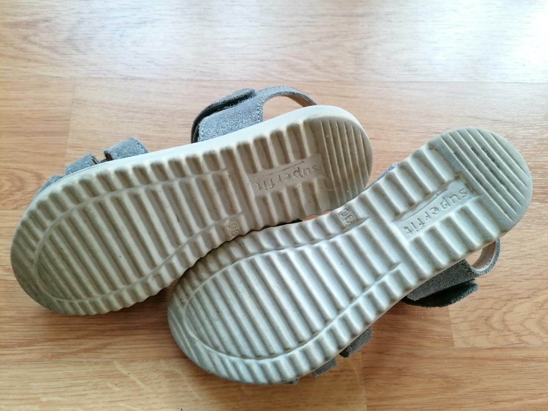 Superfit Scarpe per ragazze: Superfit Mädchen Sandalen Gr. 30 – Usato da Büttikon AG venduto da Amineah 2
