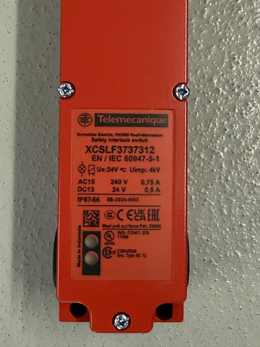 Schneider Interruttori: Sicherheitsschalter Safety switch Telemecanique – Nuovo e nell'imballaggio originale da Safenwil venduto da 2N3773 1