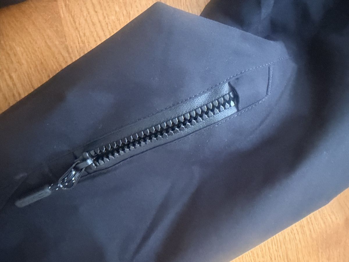 Vestes: Ski oder Snowboardjacke – Neuf (Voir description) à Wolfenschiessen par Zubri 3