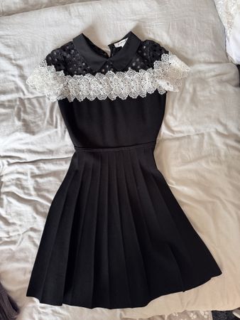 Robe Morgan noire dentelle blanche col claudine taille M