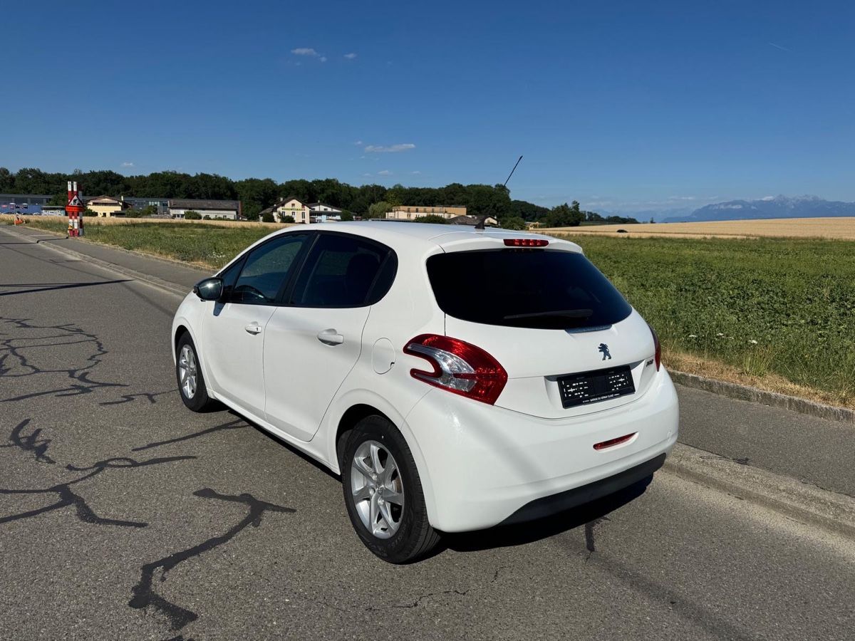 Peugeot Automobili: Peugeot 208 – Usato da lully venduto da sof_l8yw 8