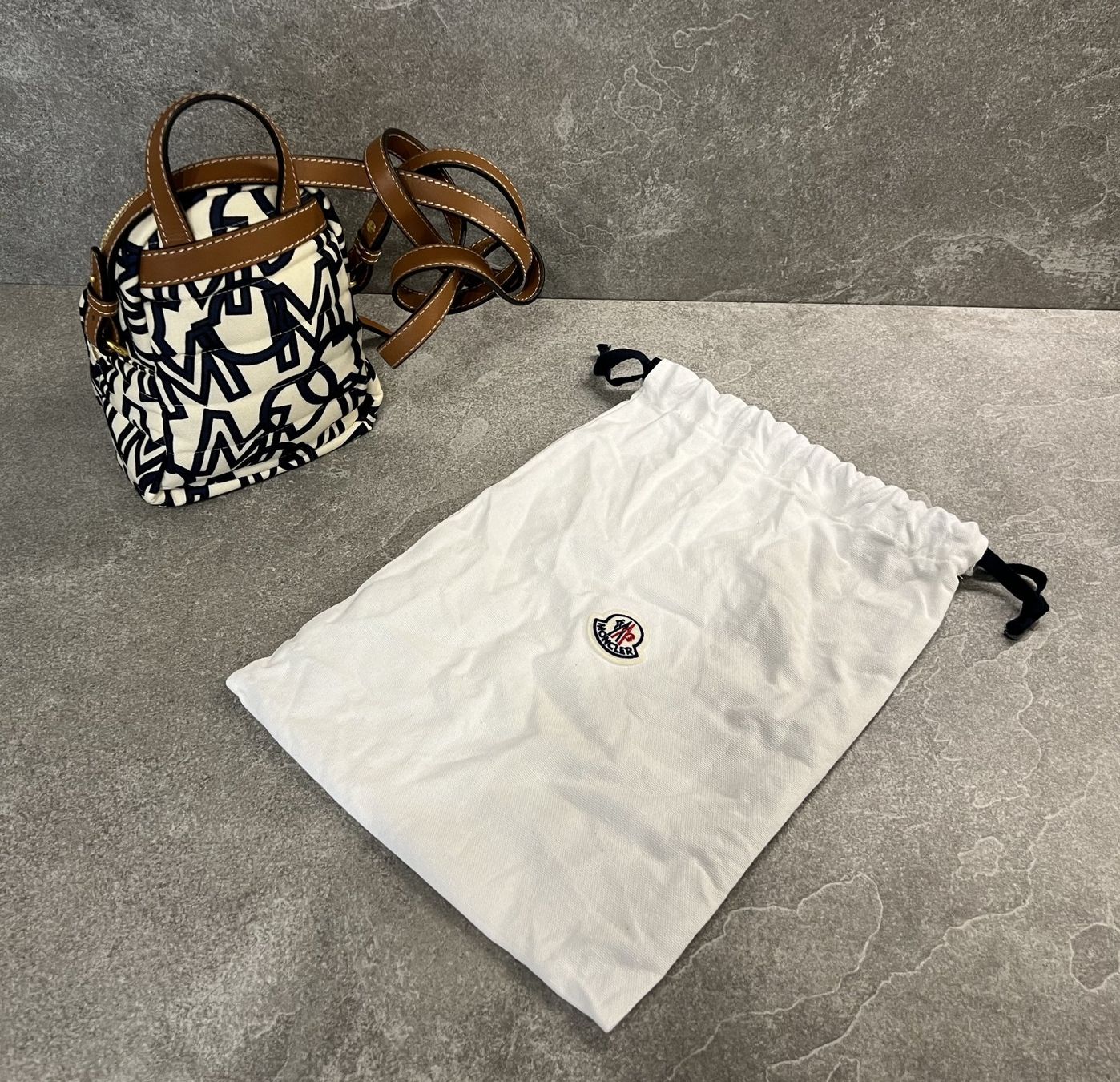Moncler Zaini: MONCLER Rucksack Small (LIMITIERT) ... – Nuovo e nell'imballaggio originale da Klosters venduto da ClodiKL 5
