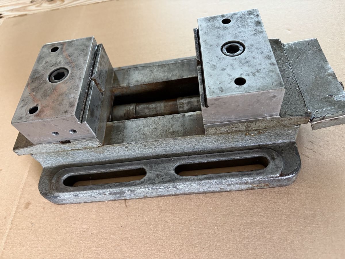 Tous les outils: Schraubstock, Zentrumspanner – D'occasion à Ebnat-Kappel par Mech57