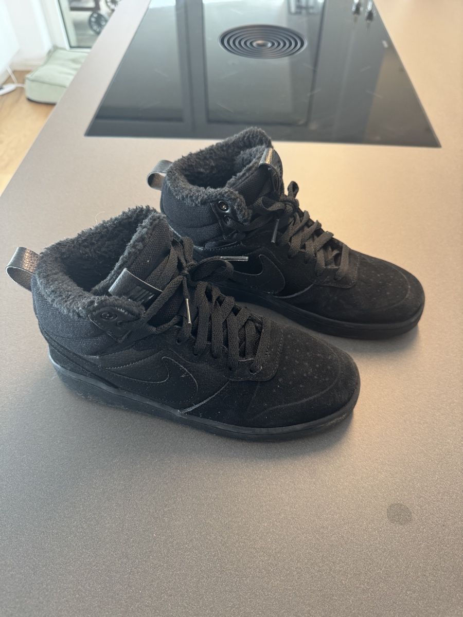 Scarpe da uomo: Nike Schuhe  – Usato da lenzburg venduto da isabelle.k.80 1