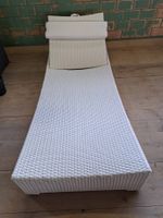Sonneliege Liegestuhl weiss Kunststoffrattan aus Ausstellung