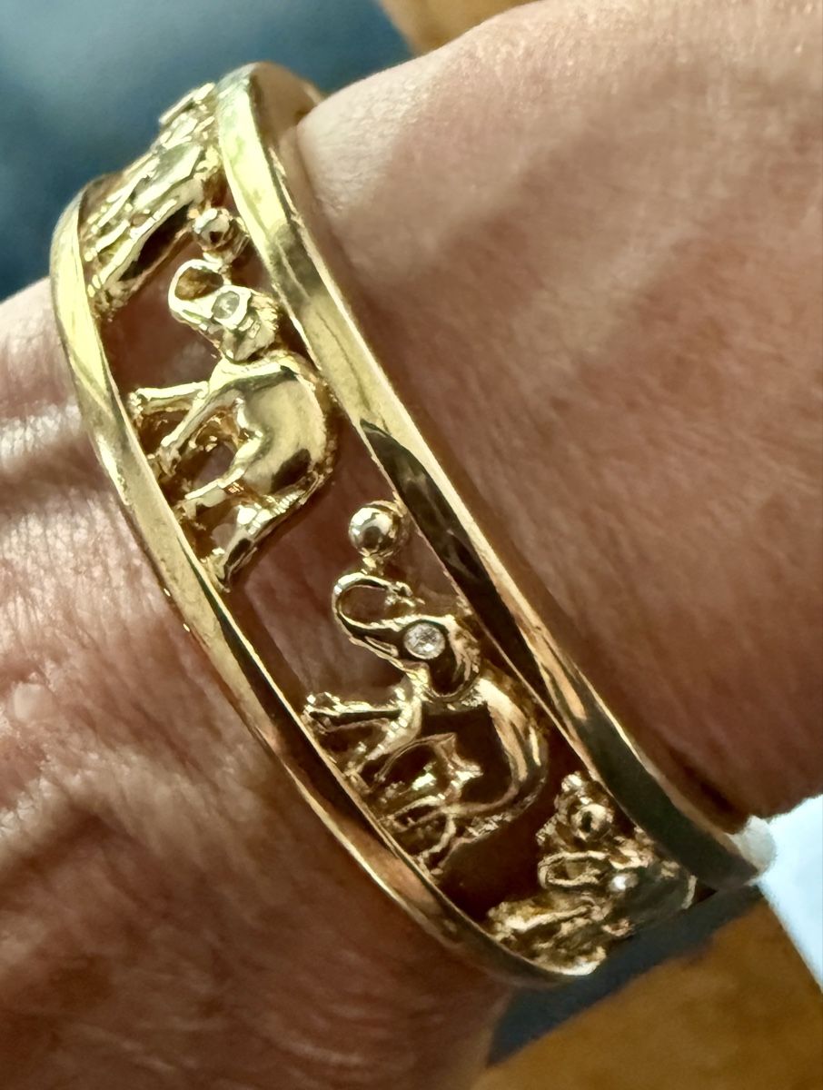 Armbänder & -reifen: Armspange mit Elefanten – Gebraucht aus Einsiedeln von Mauki 1