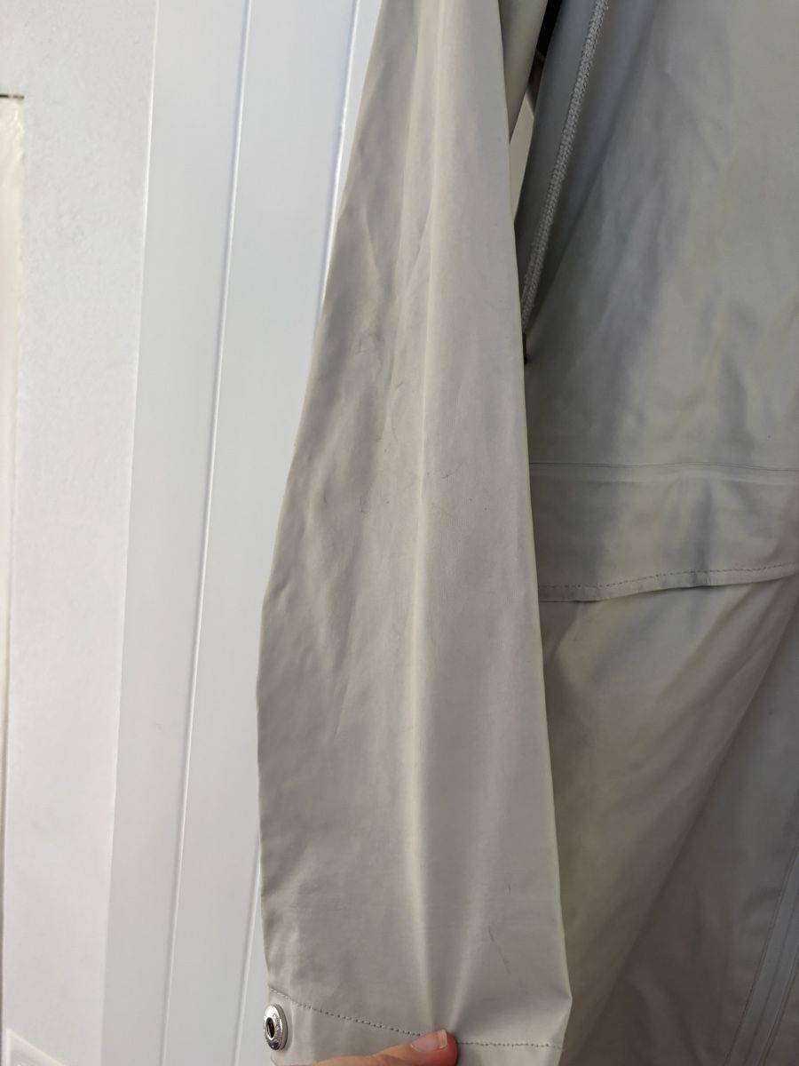 Rains Jacken: Rains Jacke – Gebraucht aus Aarau von sabrinaryser 3
