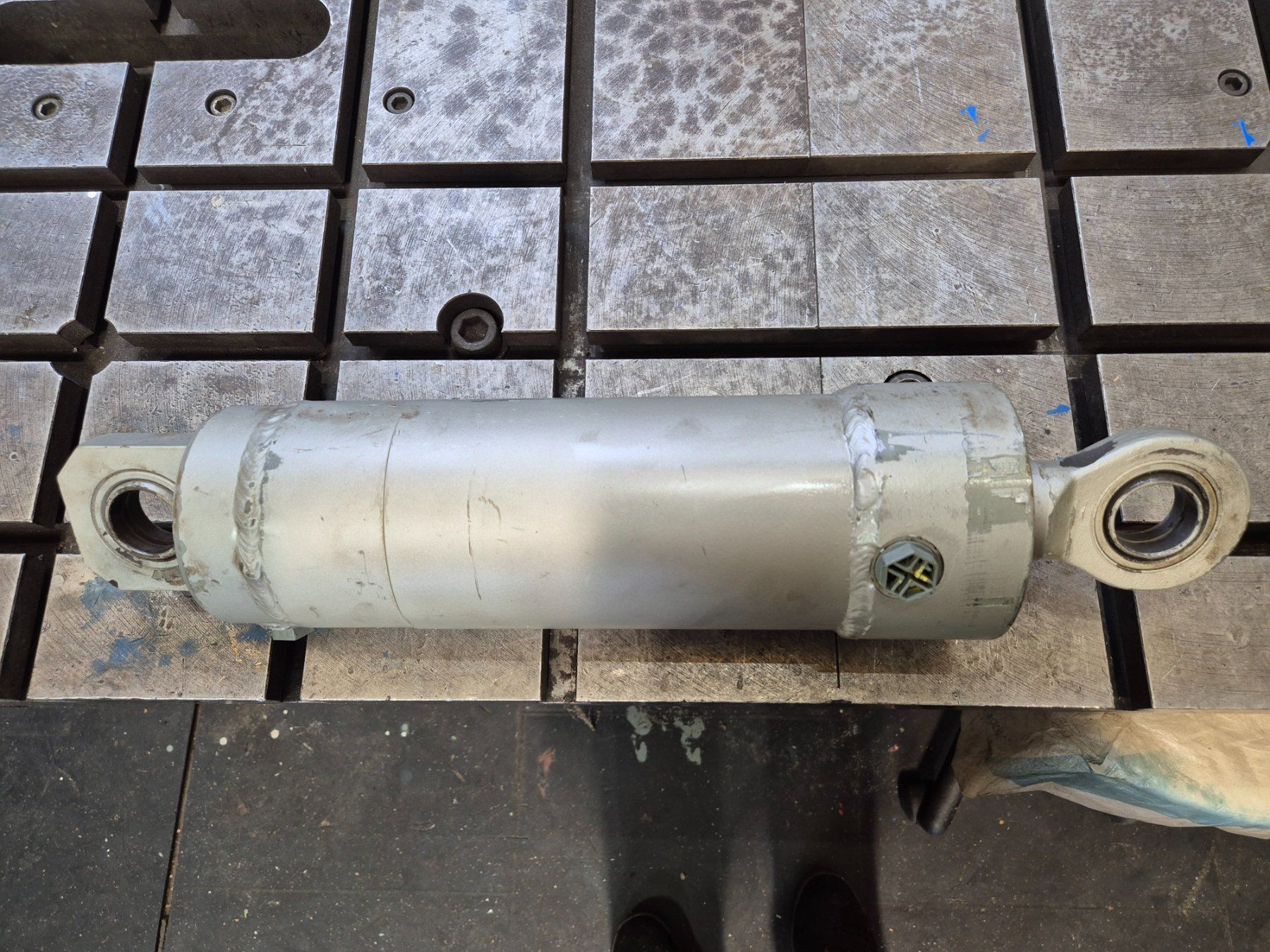 Autres fournitures industrielles: Hydraulikzylinder – D'occasion à Winterthur par attowa