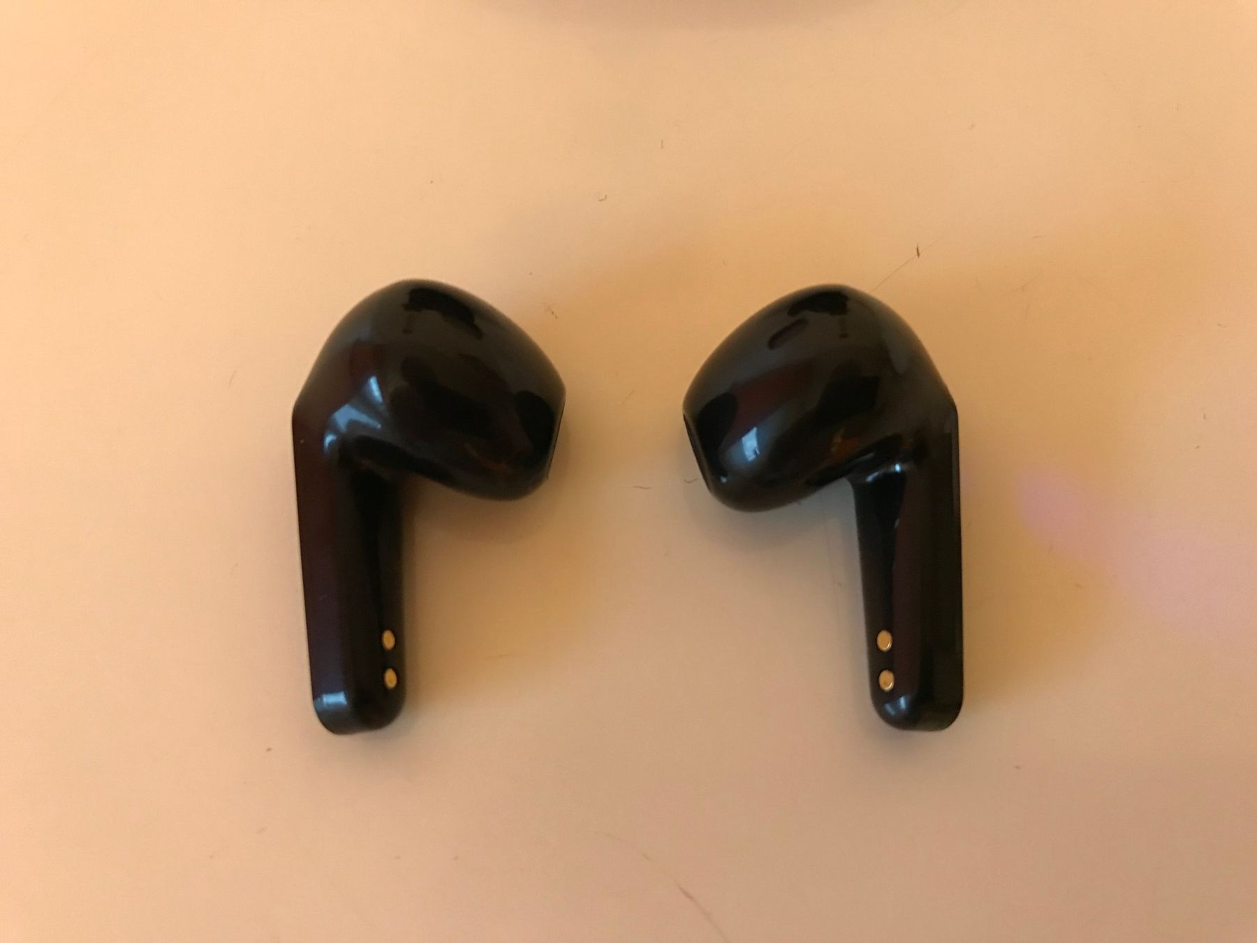 Cuffie: In Ear Bluetooth Earphones – Nuovo (secondo la descrizione) da Grüningen venduto da saya14 4