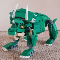 Lego Dino zusamengebaut.Es hat keine Anleitung